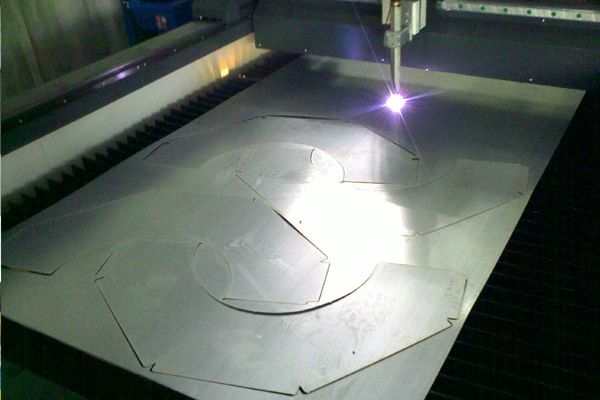 Chất lượng cắt laser thường bị ảnh hưởng bởi yếu tố nào?
