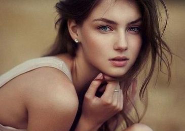 Đàn bà đẹp thì luôn có quà