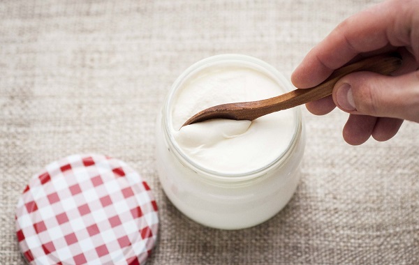 Làn da trắng hồng sạch mụn nhờ sữa chua và khoai tây