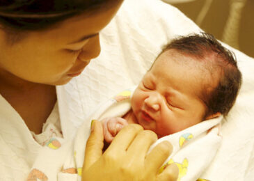 Những dấu hiệu bất thường nguy hiểm ở trẻ sơ sinh mẹ cần biết