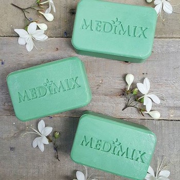3 Loại Xà Phòng Trở Thành Bí Quyết Trị Mụn Lưng 3