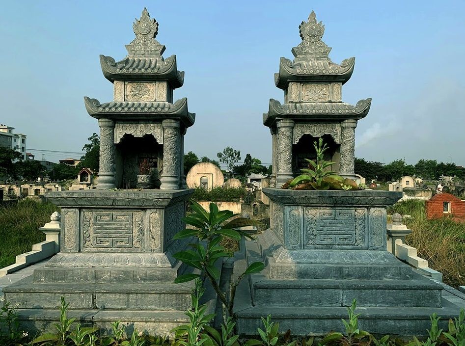 Mộ đá hai mái 2